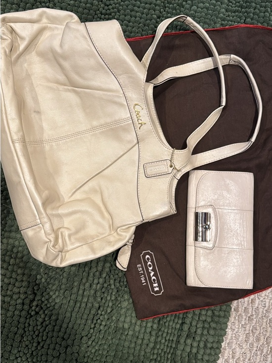 Coach Handbags - Coach Cream Leather Shoulder Tote with Matching Wallet